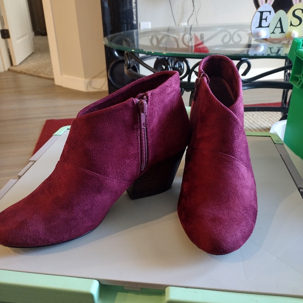Burgundy Boots Size